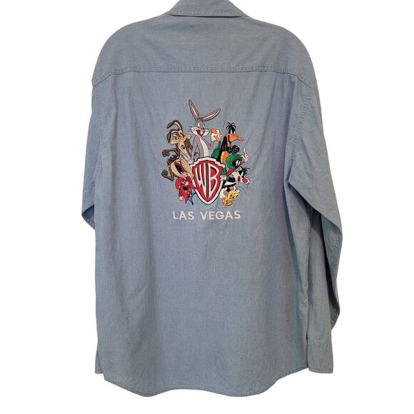 Vintage Warner Bros Denim Shirt Bugs Bunny Daffy Duck M Las Vegas Embroidered 98 - Picture 1 of 14